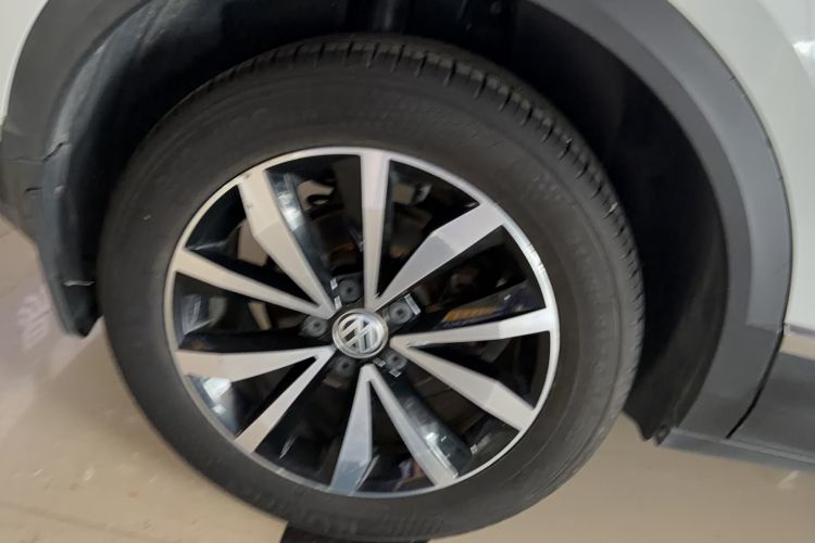 Used Volkswagen T-ROC 2018 280TSI DSG Two-Wheel-Drive Comfort Version China V Standard Right Rear Wheel Hub