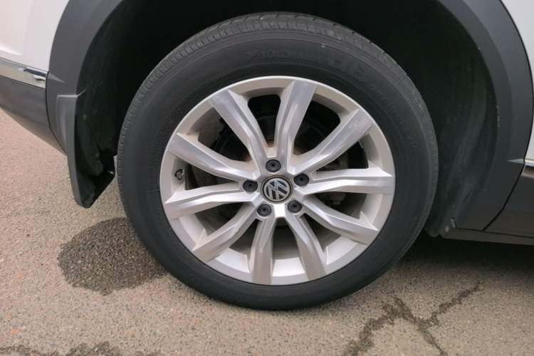 Used Volkswagen T-ROC 2018 230TSI DSG Two-Wheel Drive Advanced Version China V Standard Right Rear Wheel Hub