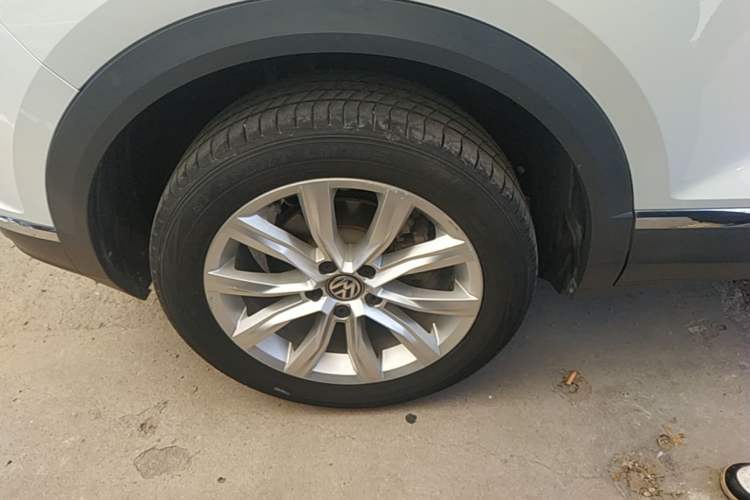 Used Volkswagen T-ROC 2018 230TSI DSG Two-Wheel Drive Advanced Version China V Standard Right Rear Wheel Hub
