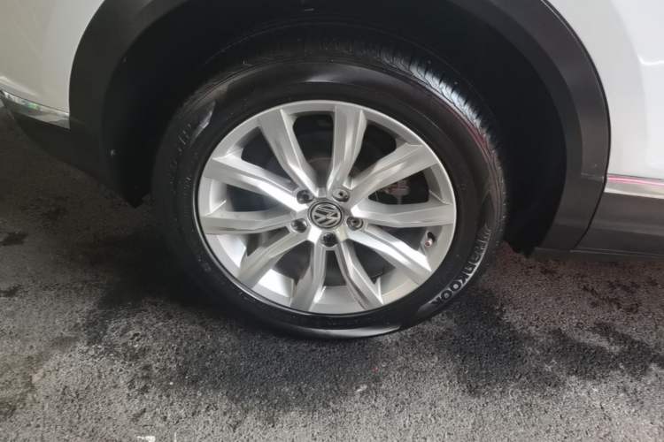 Used Volkswagen T-ROC 2018 280TSI DSG Two-Wheel Drive Advanced Version China V Emission Standard Right Rear Wheel Hub