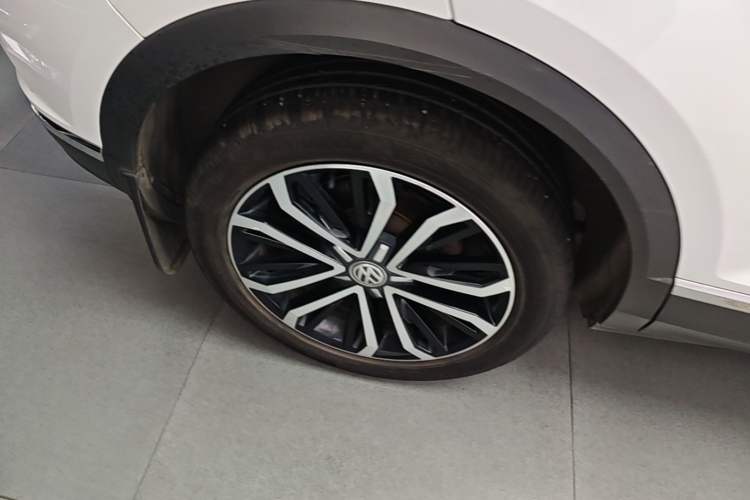 Used Volkswagen T-ROC 2018 280TSI DSG Two-Wheel-Drive Comfort Version China V Standard Right Rear Wheel Hub