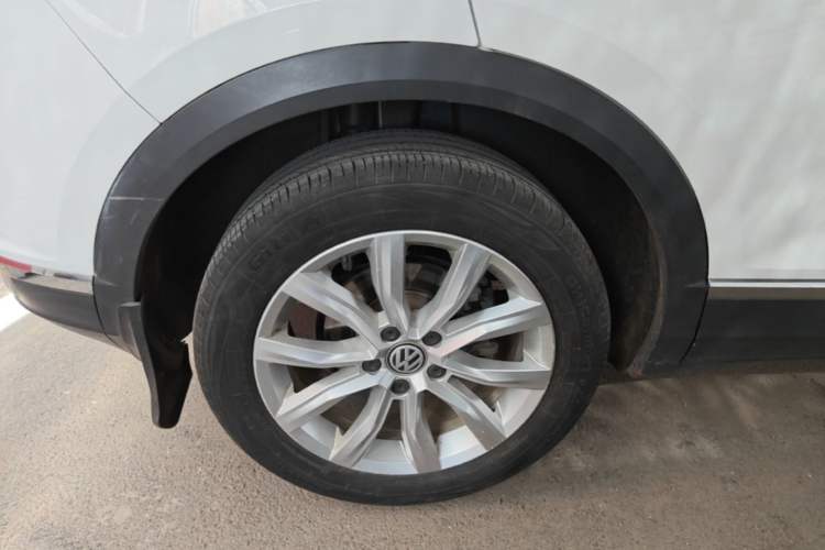 Used Volkswagen T-ROC 2018 230TSI DSG Two-Wheel Drive Advanced Version China V Standard Right Rear Wheel Hub