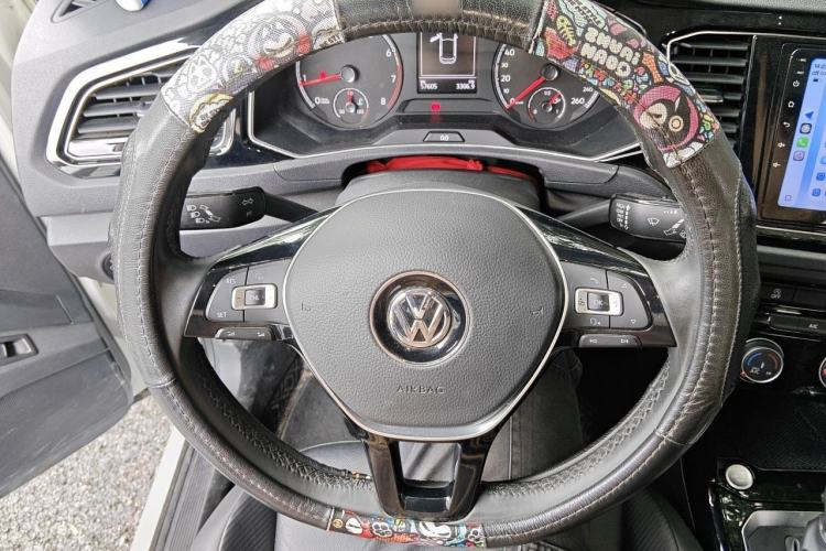 Used Volkswagen T-ROC 2018 280TSI DSG Two-Wheel-Drive Comfort Version China V Standard Steering Wheel
