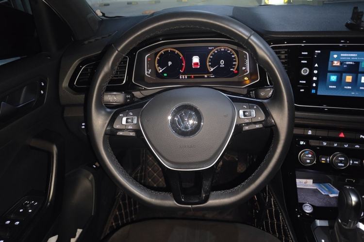 Used Volkswagen T-ROC 2018 280TSI DSG Two-Wheel-Drive Luxury Version China V Emission Standard Steering Wheel