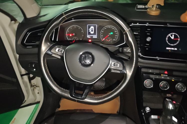 Used Volkswagen T-ROC 2018 280TSI DSG Four-Wheel Drive Comfort Version China V Standard Steering Wheel