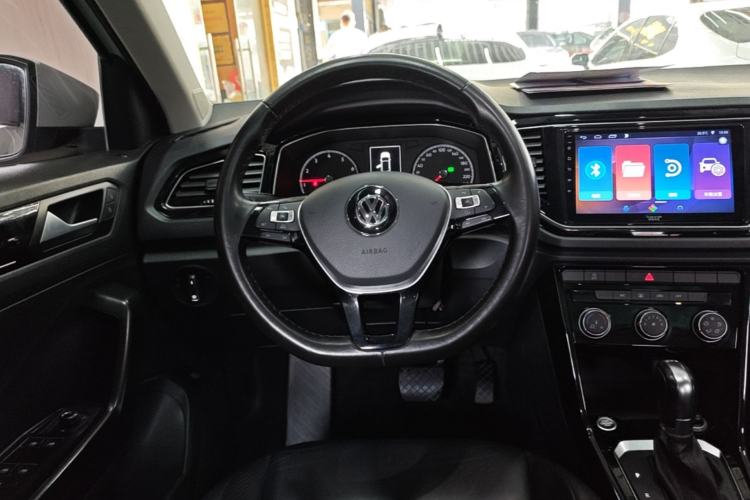 Used Volkswagen T-ROC 2018 280TSI DSG Two-Wheel-Drive Comfort Version China V Standard Steering Wheel