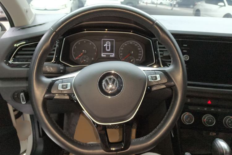 Used Volkswagen T-ROC 2018 280TSI DSG Four-Wheel Drive Comfort Version China V Standard Steering Wheel
