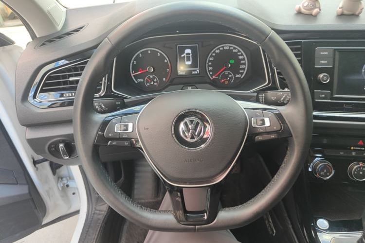 Used Volkswagen T-ROC 2018 280TSI DSG Two-Wheel-Drive Comfort Version China V Standard Steering Wheel