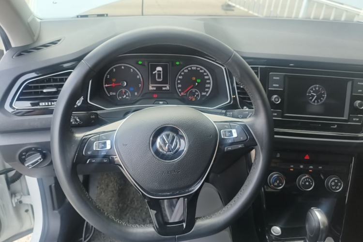 Used Volkswagen T-ROC 2018 280TSI DSG Two-Wheel-Drive Comfort Version China V Standard Steering Wheel
