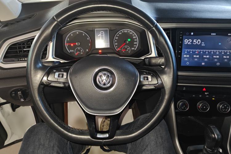 Used Volkswagen T-ROC 2018 230TSI DSG Two-Wheel Drive Advanced Version China V Standard Steering Wheel