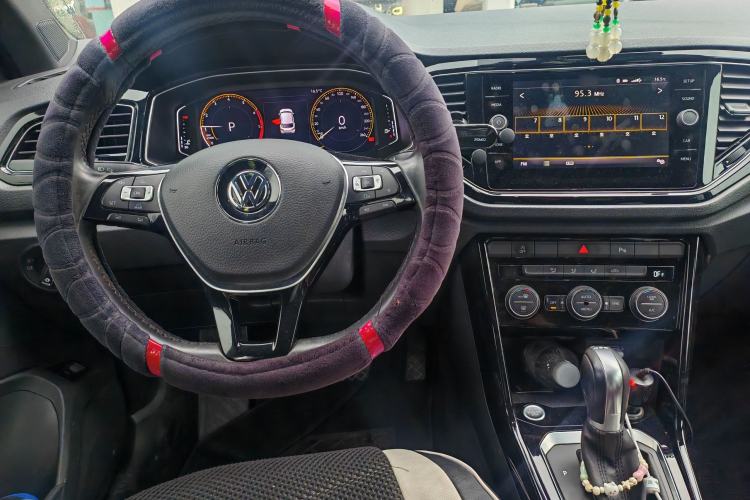 Used Volkswagen T-ROC 2018 280TSI DSG Two-Wheel-Drive Luxury Version China V Emission Standard Steering Wheel