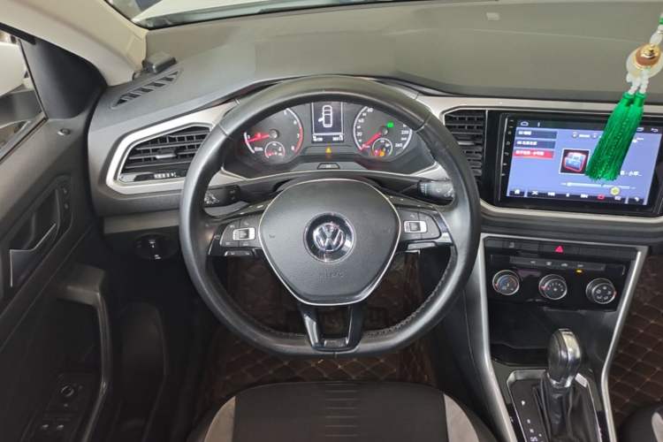 Used Volkswagen T-ROC 2018 230TSI DSG Two-Wheel Drive Advanced Version China V Standard Steering Wheel
