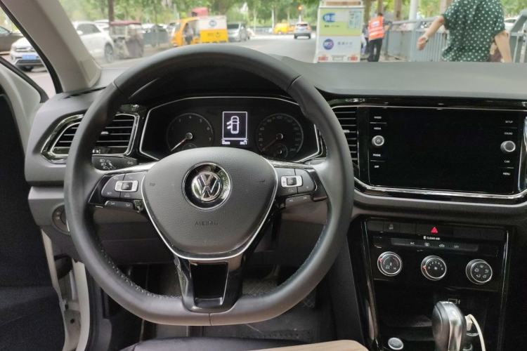 Used Volkswagen T-ROC 2018 280TSI DSG Four-Wheel Drive Comfort Version China V Standard Steering Wheel
