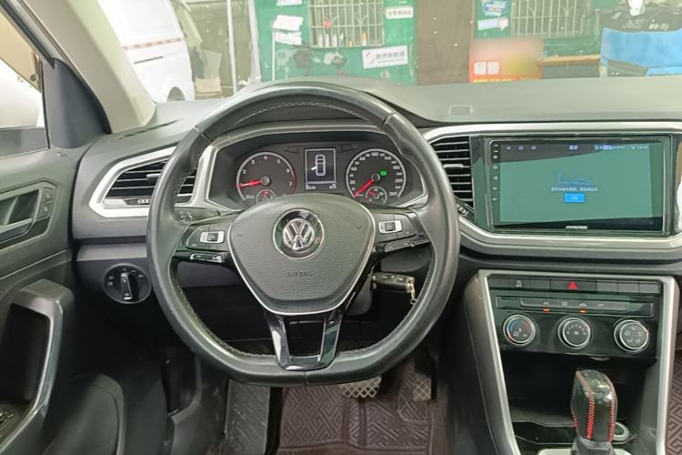 Used Volkswagen T-ROC 2018 280TSI DSG Two-Wheel Drive Advanced Version China V Emission Standard Steering Wheel