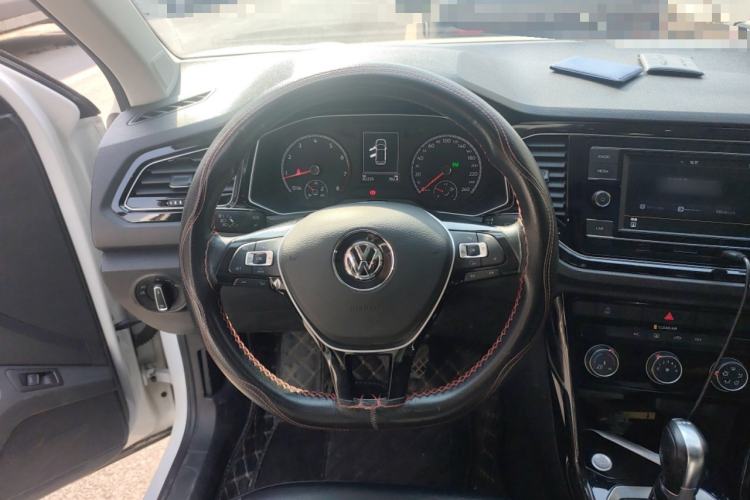 Used Volkswagen T-ROC 2018 280TSI DSG Two-Wheel-Drive Comfort Version China V Standard Steering Wheel