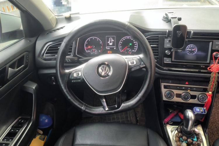 Used Volkswagen T-ROC 2018 280TSI DSG Two-Wheel-Drive Luxury Version China V Emission Standard Steering Wheel