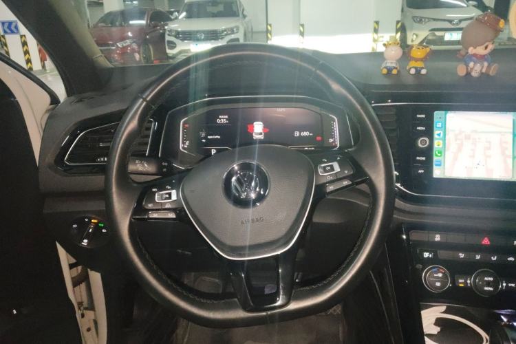 Used Volkswagen T-ROC 2018 280TSI DSG Two-Wheel-Drive Luxury Version China V Emission Standard Steering Wheel
