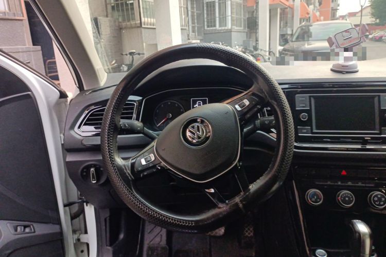 Used Volkswagen T-ROC 2018 280TSI DSG Two-Wheel-Drive Comfort Version China V Standard Steering Wheel