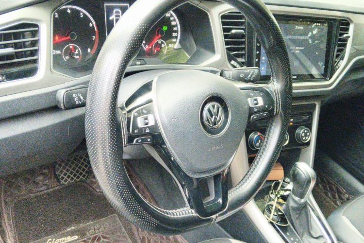 Used Volkswagen T-ROC 2018 230TSI DSG Two-Wheel Drive Advanced Version China V Standard Steering Wheel