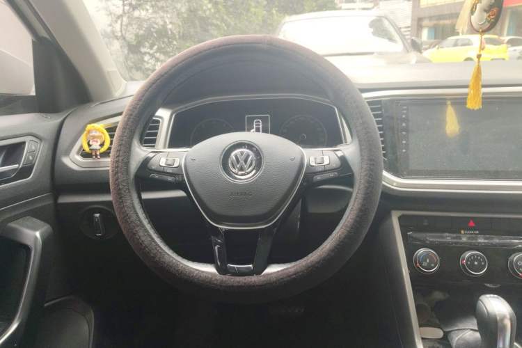 Used Volkswagen T-ROC 2018 230TSI DSG Two-Wheel Drive Advanced Version China V Standard Steering Wheel