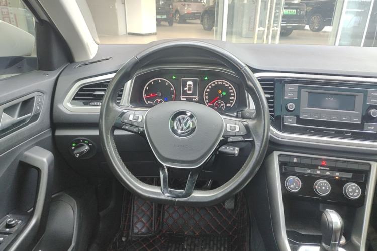 Used Volkswagen T-ROC 2018 230TSI DSG Two-Wheel Drive Advanced Version China V Standard Steering Wheel