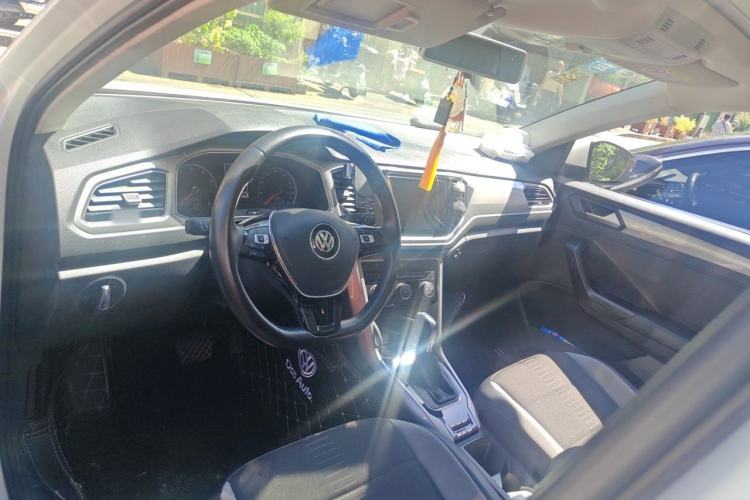 Used Volkswagen T-ROC 2018 230TSI DSG Two-Wheel Drive Advanced Version China V Standard Steering Wheel