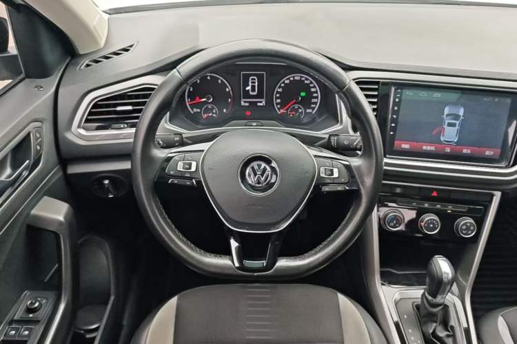 Used Volkswagen T-ROC 2018 230TSI DSG Two-Wheel Drive Advanced Version China V Standard Steering Wheel