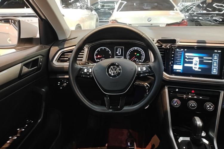 Used Volkswagen T-ROC 2018 230TSI DSG Two-Wheel Drive Advanced Version China V Standard Steering Wheel