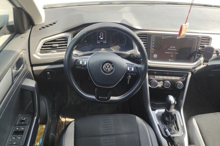 Used Volkswagen T-ROC 2018 230TSI DSG Two-Wheel Drive Advanced Version China V Standard Steering Wheel