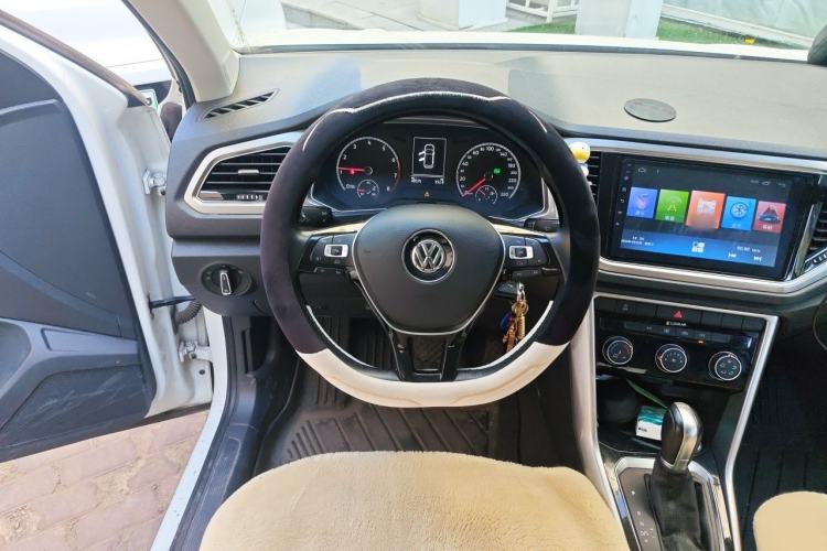 Used Volkswagen T-ROC 2018 230TSI DSG Two-Wheel Drive Advanced Version China V Standard Steering Wheel