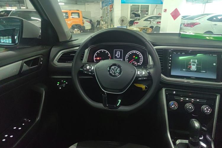 Used Volkswagen T-ROC 2018 230TSI DSG Two-Wheel Drive Advanced Version China V Standard Steering Wheel