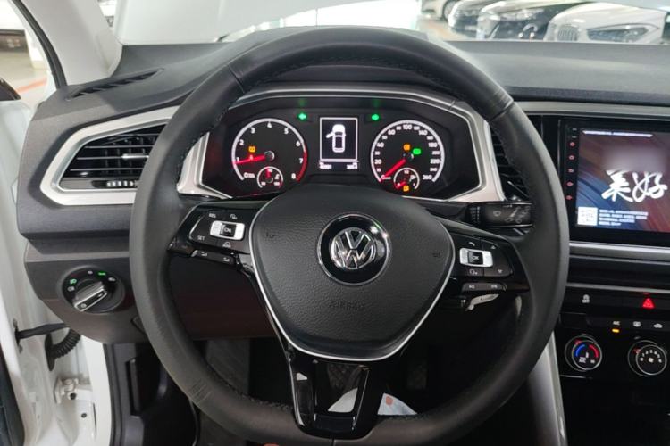 Used Volkswagen T-ROC 2018 230TSI DSG Two-Wheel Drive Advanced Version China V Standard Steering Wheel