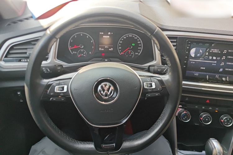 Used Volkswagen T-ROC 2018 280TSI DSG Two-Wheel Drive Advanced Version China V Emission Standard Steering Wheel