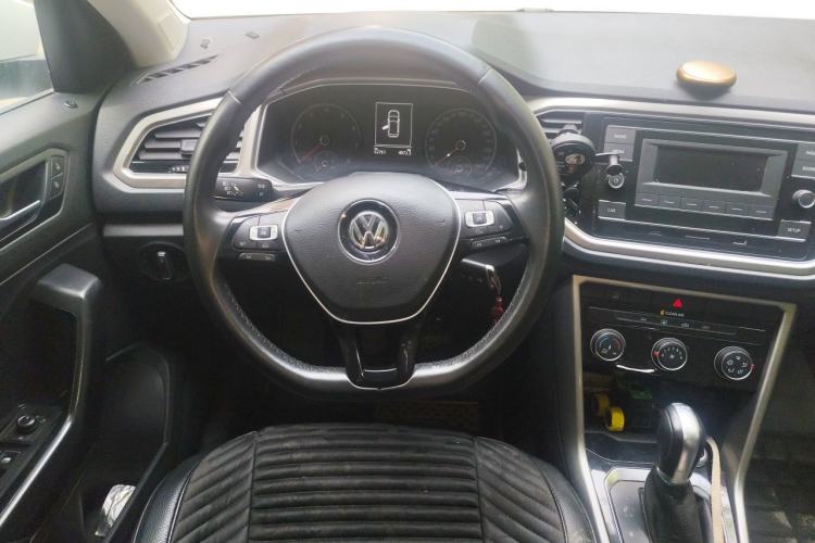Used Volkswagen T-ROC 2018 280TSI DSG Two-Wheel Drive Advanced Version China V Emission Standard Steering Wheel