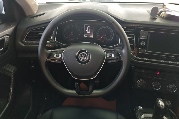 Used Volkswagen T-ROC 2018 280TSI DSG Two-Wheel-Drive Comfort Version China V Standard Steering Wheel