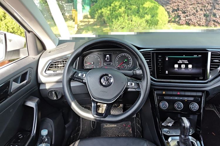 Used Volkswagen T-ROC 2018 280TSI DSG Two-Wheel-Drive Comfort Version China V Standard Steering Wheel