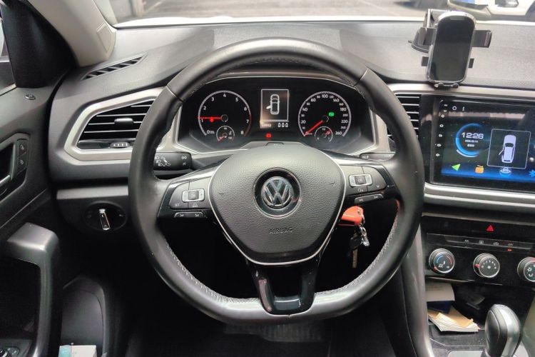Used Volkswagen T-ROC 2018 280TSI DSG Two-Wheel Drive Advanced Version China V Emission Standard Steering Wheel