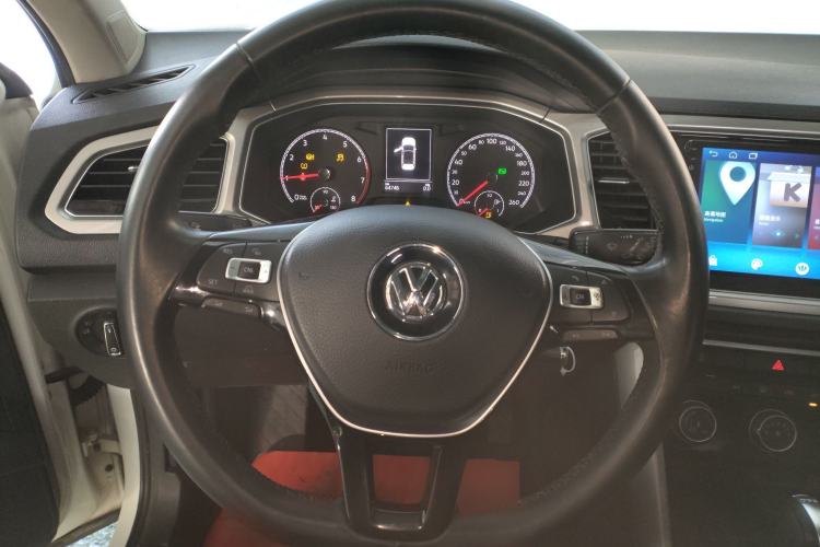 Used Volkswagen T-ROC 2018 230TSI DSG Two-Wheel Drive Advanced Version China V Standard Steering Wheel