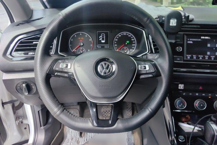 Used Volkswagen T-ROC 2018 280TSI DSG Two-Wheel-Drive Comfort Version China V Standard Steering Wheel