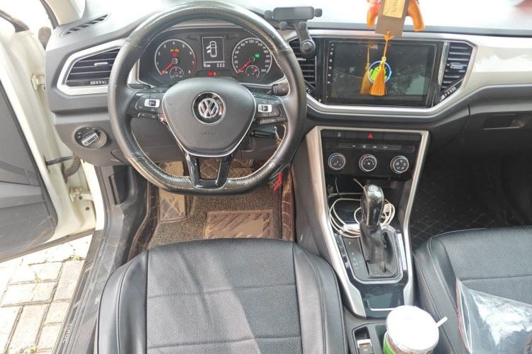 Used Volkswagen T-ROC 2018 230TSI DSG Two-Wheel Drive Advanced Version China V Standard Steering Wheel