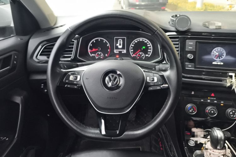 Used Volkswagen T-ROC 2018 280TSI DSG Two-Wheel-Drive Comfort Version China V Standard Steering Wheel
