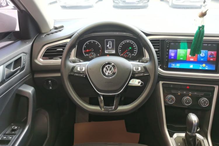 Used Volkswagen T-ROC 2018 230TSI DSG Two-Wheel Drive Advanced Version China V Standard Steering Wheel