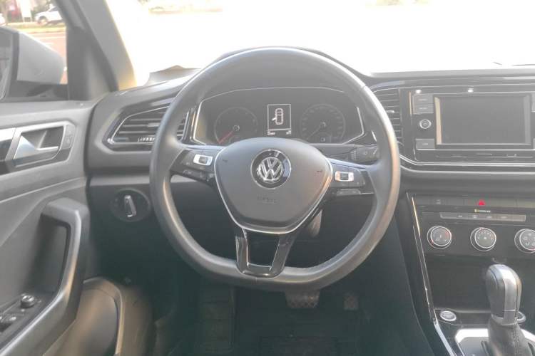 Used Volkswagen T-ROC 2018 280TSI DSG Two-Wheel-Drive Comfort Version China V Standard Steering Wheel
