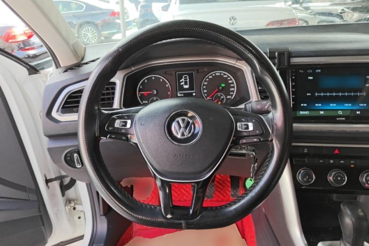 Used Volkswagen T-ROC 2018 230TSI DSG Two-Wheel Drive Advanced Version China V Standard Steering Wheel