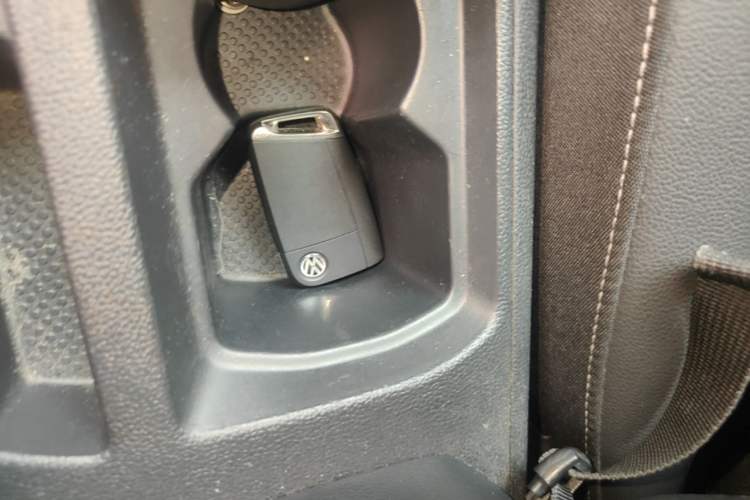 Used Volkswagen T-ROC 2018 280TSI DSG Two-Wheel-Drive Comfort Version China V Standard Vehicle Key
