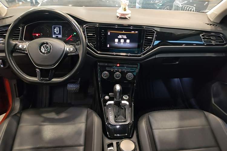 Used Volkswagen T-ROC 2018 280TSI DSG Two-Wheel-Drive Comfort Version China V Standard Center Console