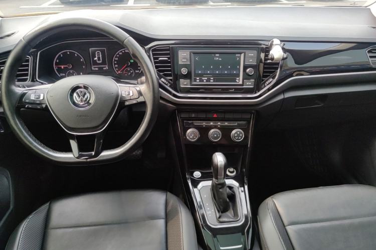 Used Volkswagen T-ROC 2018 280TSI DSG Two-Wheel-Drive Comfort Version China V Standard Center Console