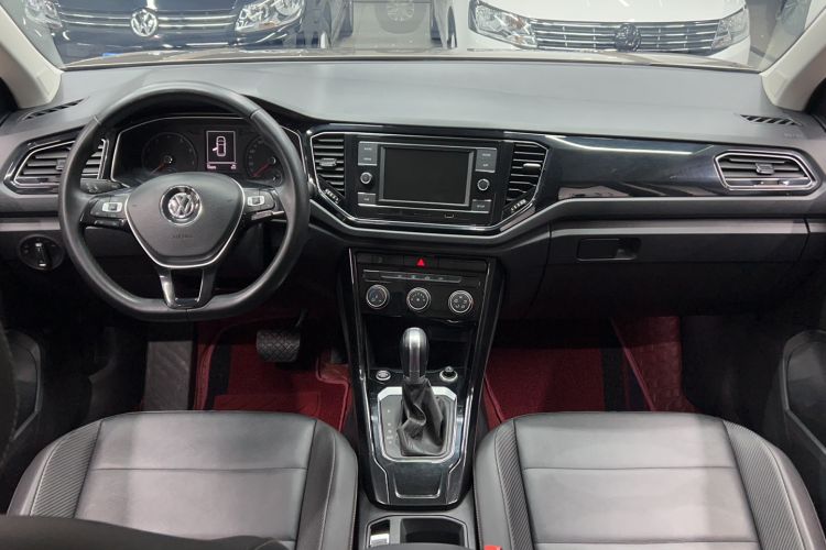 Used Volkswagen T-ROC 2018 280TSI DSG Two-Wheel-Drive Comfort Version China V Standard Center Console