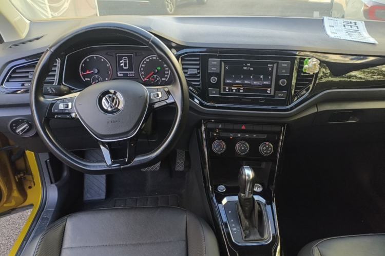 Used Volkswagen T-ROC 2018 280TSI DSG Two-Wheel-Drive Comfort Version China V Standard Center Console