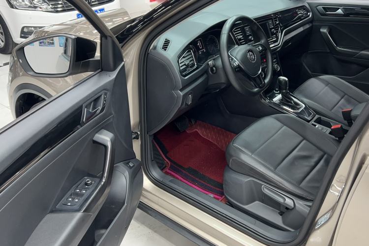 Used Volkswagen T-ROC 2018 280TSI DSG Two-Wheel-Drive Comfort Version China V Standard Driver Seat